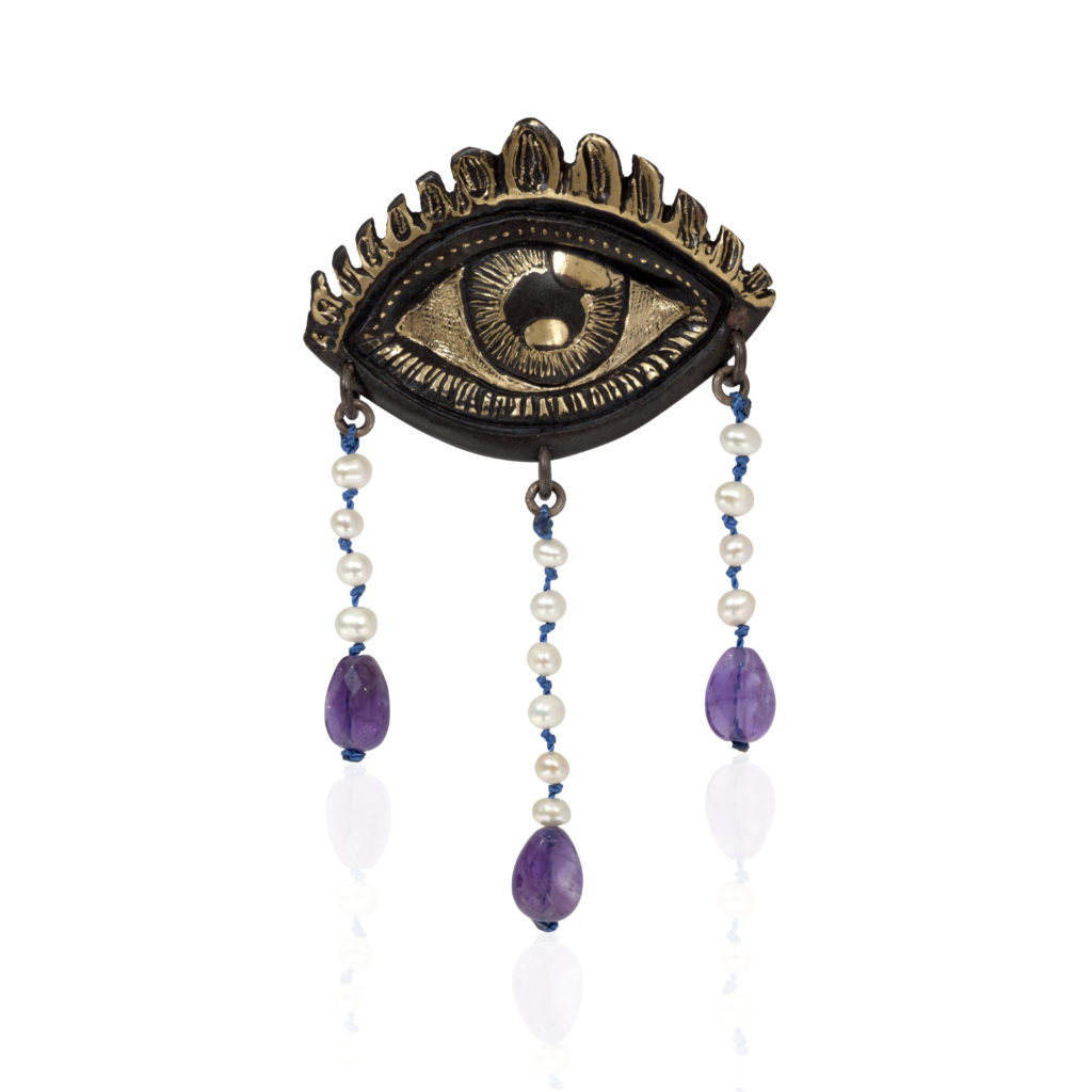 Εye pin with pearls and amethyst rock