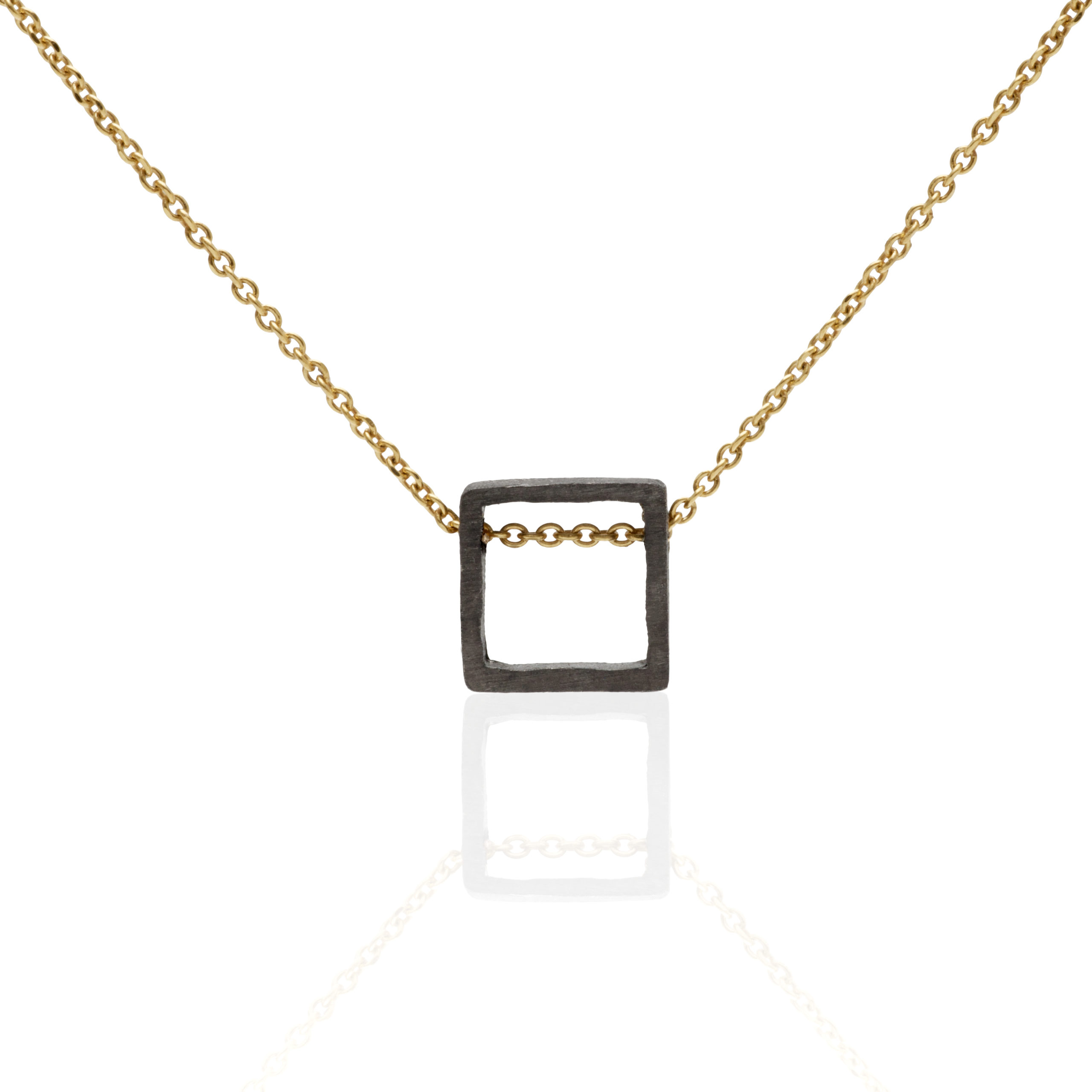 Small square necklace black and gold