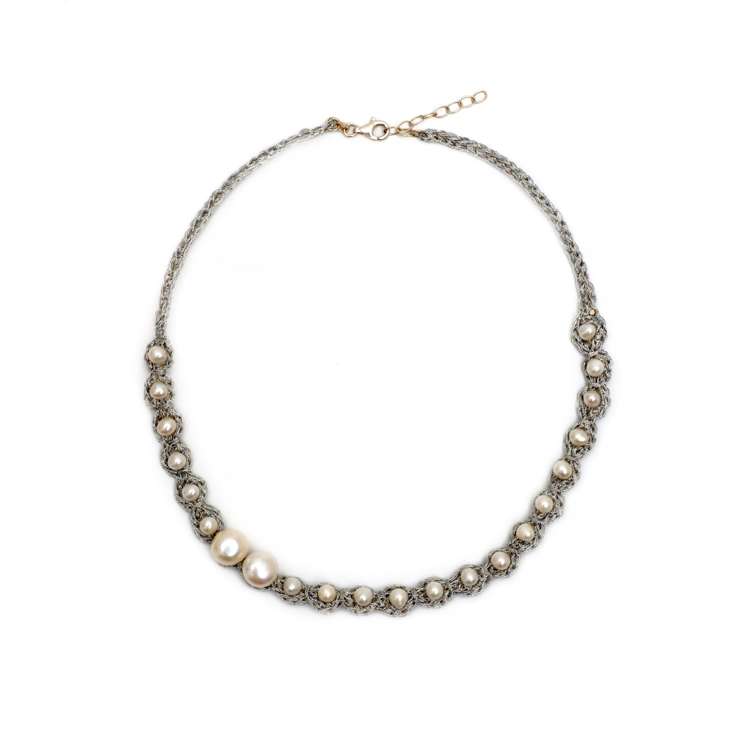Pearl nests necklace