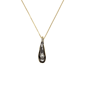 Pearl drop necklace