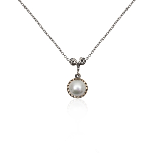 Vintage pearl pendant
