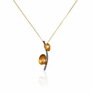 Poppy necklace