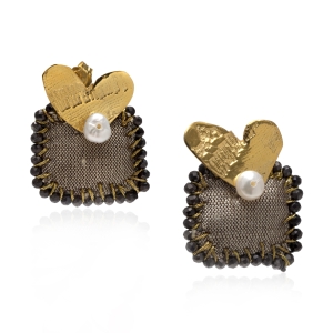 Embroidered heart earrings gold plated