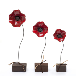 Poppy stand charm