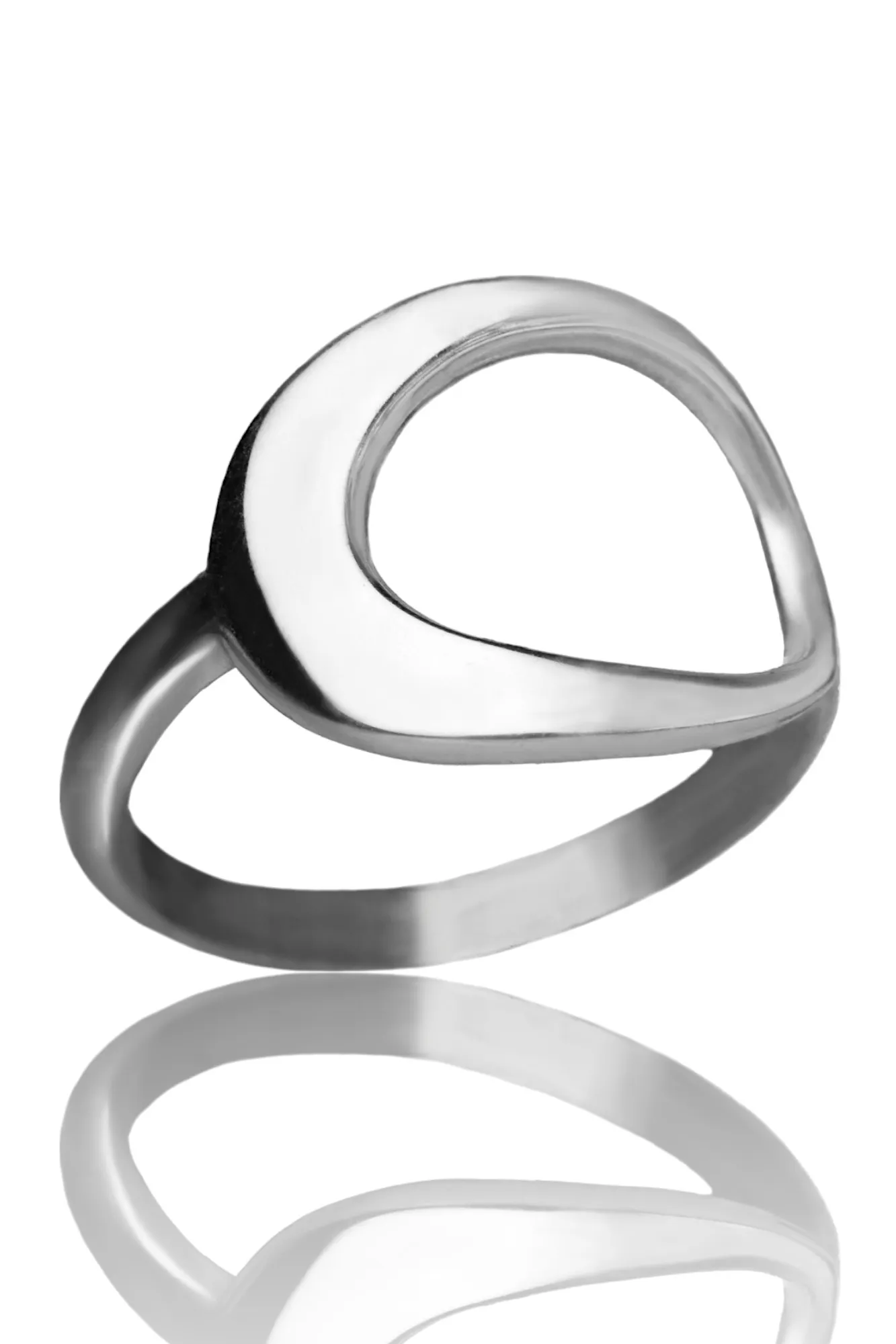Oval silver ring
