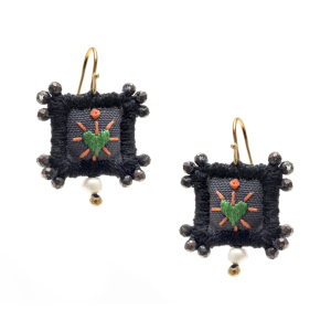 Black green knitted heart earrings with pearl