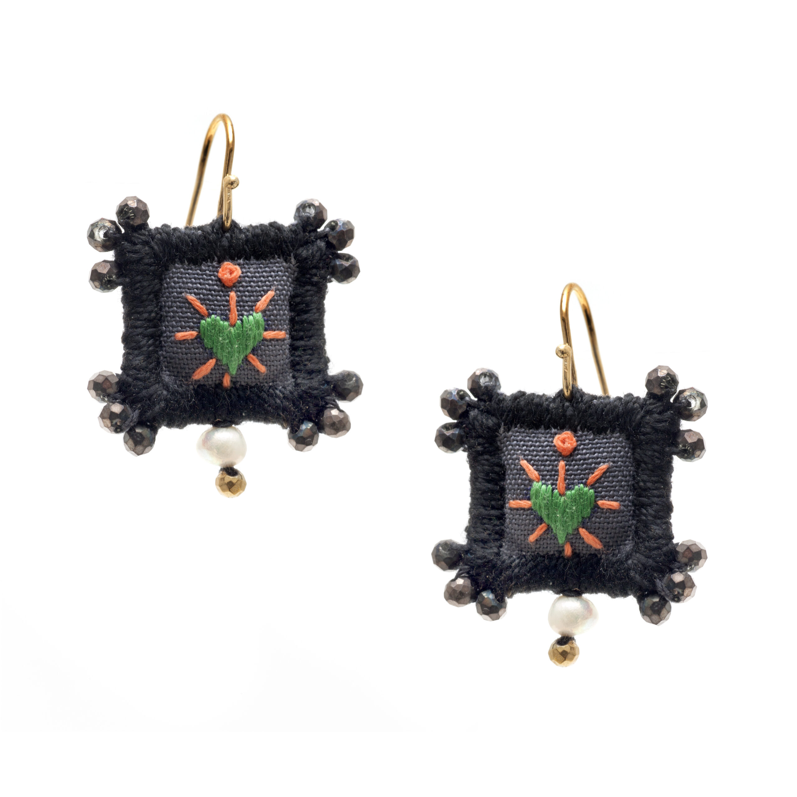 Black green knitted heart earrings with pearl